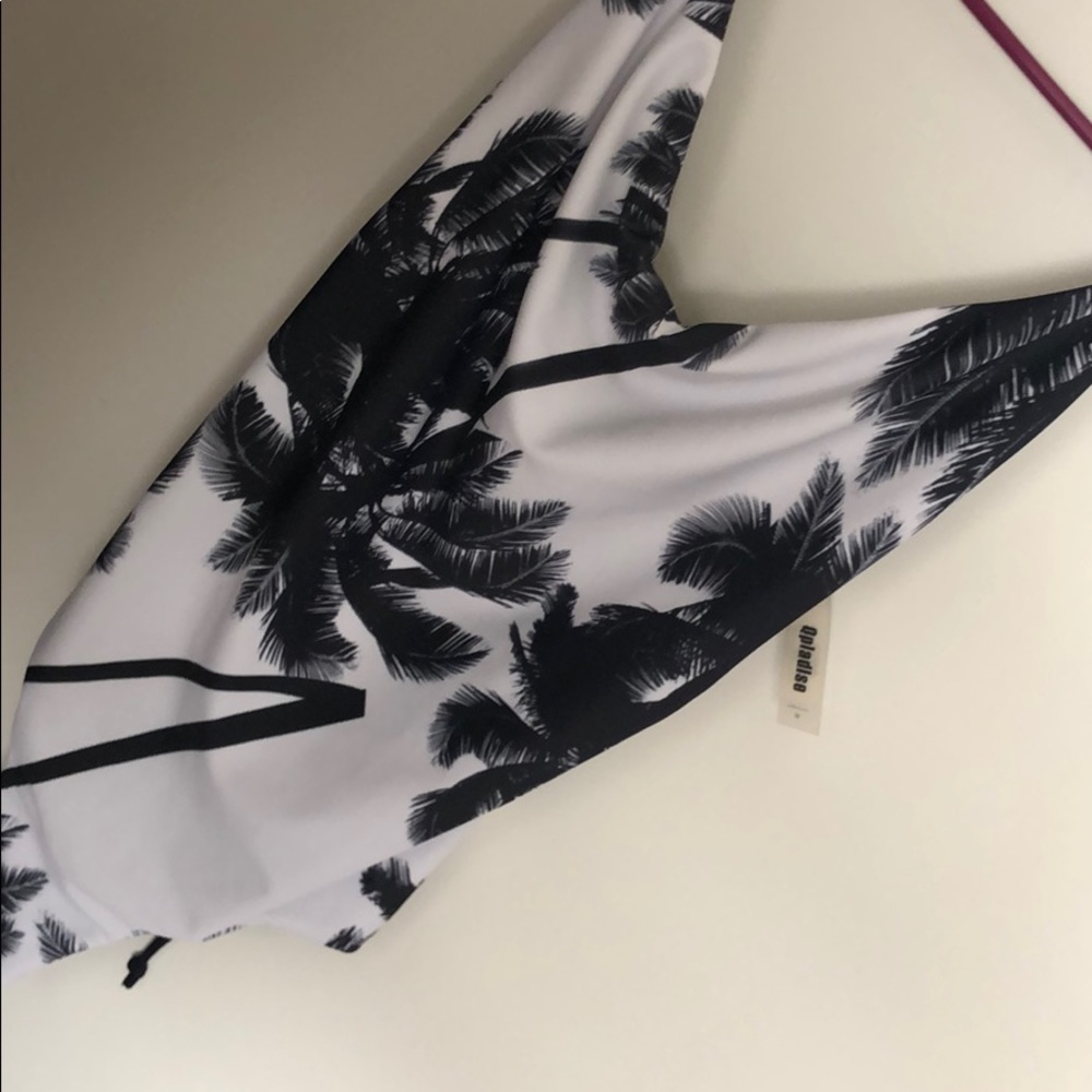 Bathing suit - Picture 4 of 5